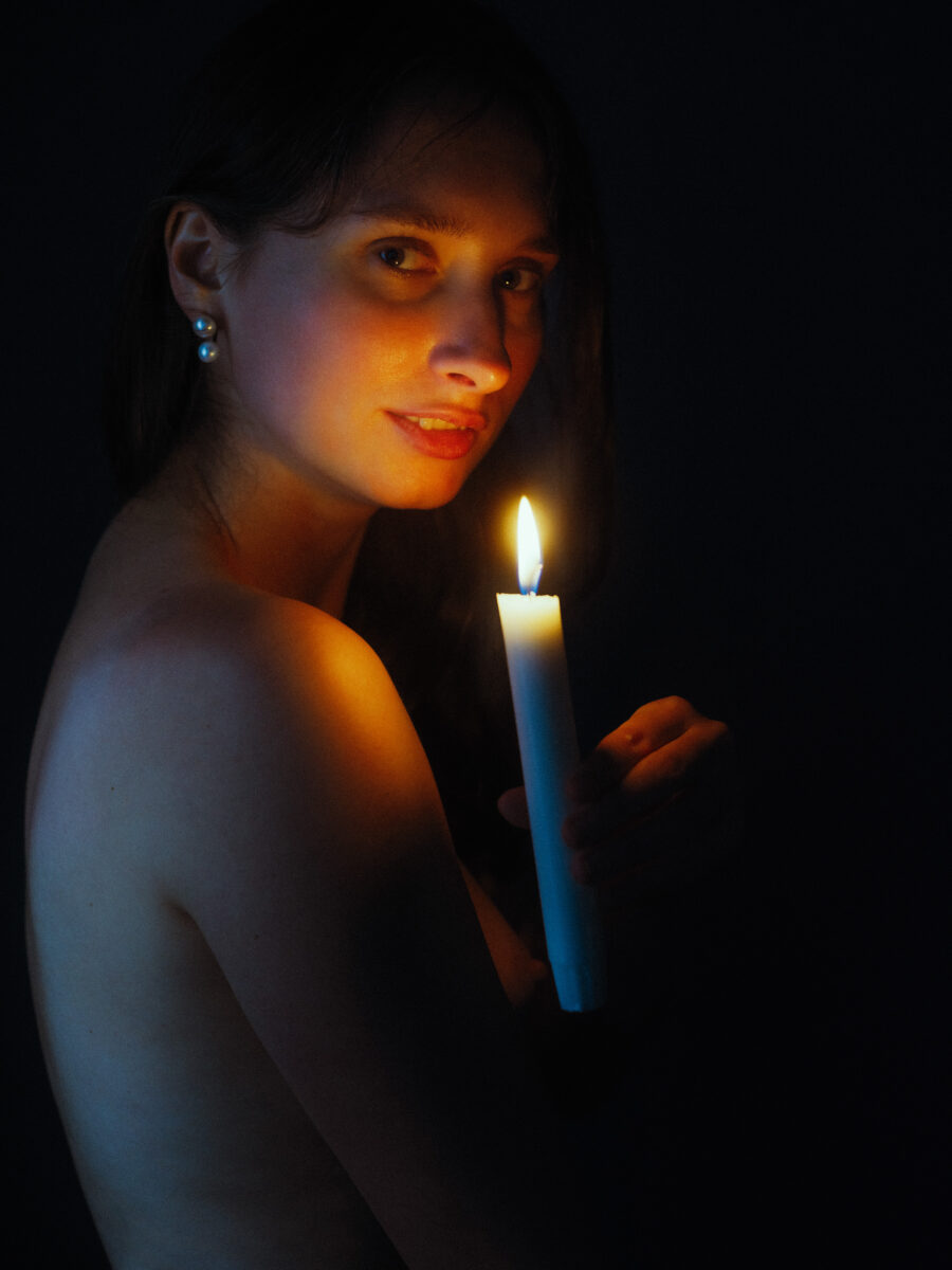 Oleksandra Eine Kerze Im Dunkel